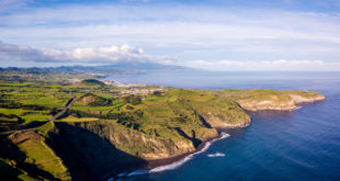 Küste der Faial-Insel auf den Azoren
